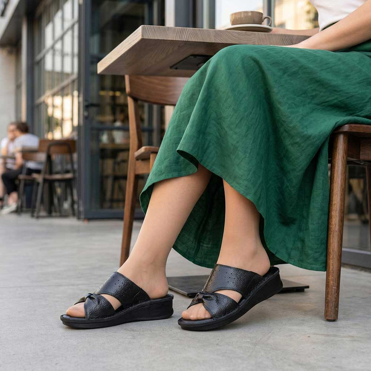 صندل طبی زنانه چرم تبریز مدل تک پاپیون